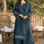 Qalamkar 3pcs Lawn Embroidered With Organza Emb Dupatta - 3090